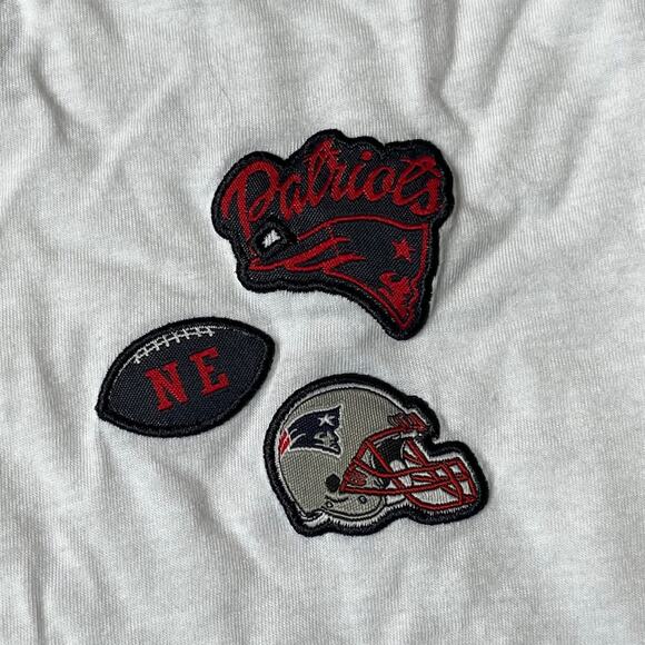 NFL Team Apparel Women's SM New England Patriots Patch Logo Ringer T-shrt - Picture 2 of 3